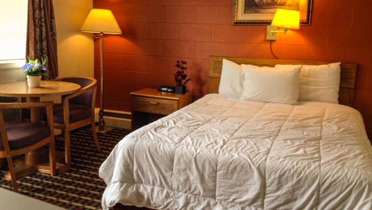 Rodeway Inn Manchester Esterno foto