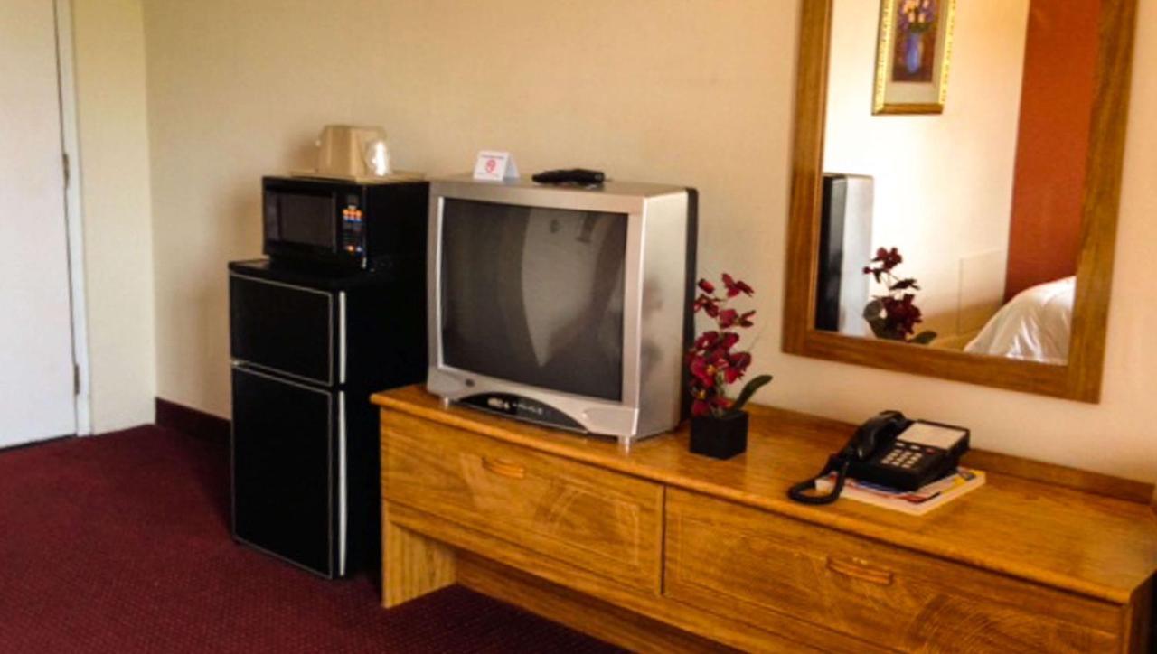 Rodeway Inn Manchester Esterno foto