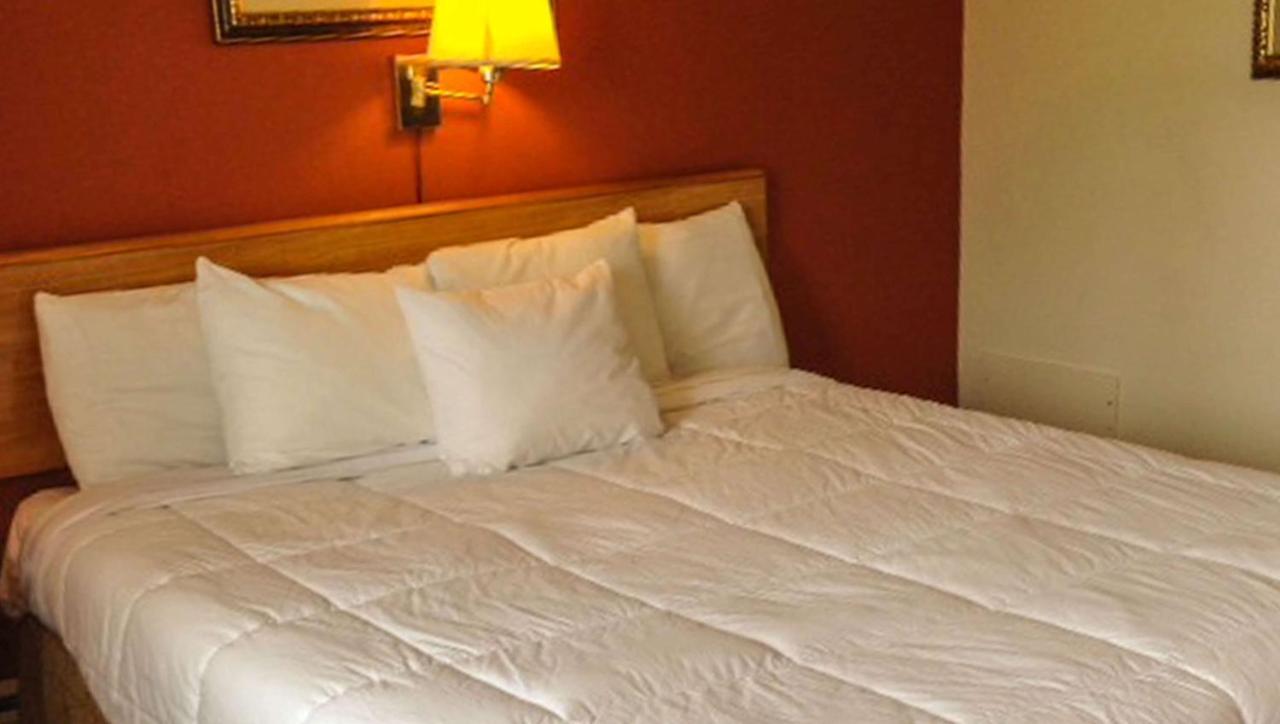 Rodeway Inn Manchester Esterno foto